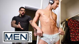 Caught in Panties: Bareback / MEN / Theo Brady