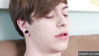 Inked Muscular Prom Prince Gay Stud Masturbates