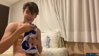 Petite cute twink Danny Bianchi masturbates and cums solo