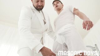 You have to see this cute twink blowing his load