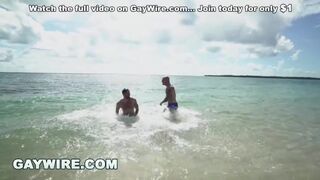 Gay - Trevor Laster Gets Good Pump On The Beach With Wesley Woods