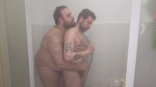 Fucking Bareback in the Shower