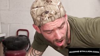 Tatted Hairy Hunk Gives Facial To Hot Handyman - Logan McCree, Boomer Banks - Hot