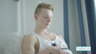 Cute Twink Angel Covers His Belly With Warm Sticky Man Milk!