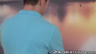 Hot Sean Zevran Gets a Hot Massage