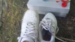 Dirty soles with chocolate and ketchup in each Nike Air Force 1 sneakers, then walk in the park and the streets Dirty soles due