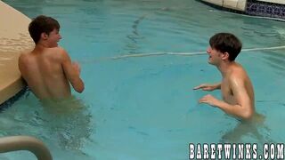 Twink has raw sex and receives facial