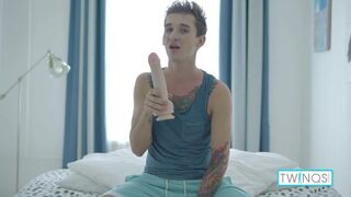 Deviant Twink Noah A Fucks Himself So Fucking Well!