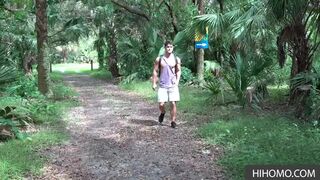 A fast and effective blowjob threesome in the woods