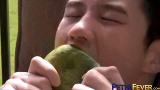 Peter Gay Jock Peter Le Showcases His Ripped Body