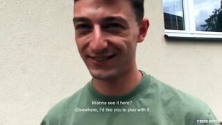 CZECH HUNTER 462 - Hunk Goes All In For Good Money In Public