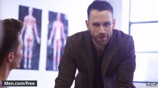 Stunning teacher gets horny in class room seduce students