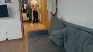 Invited a Friend with a Big Dick Over and Seduced Him Into Sex, Cummed on His Face