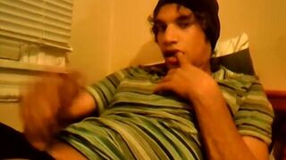 Horny twink casts a sexy jerking show