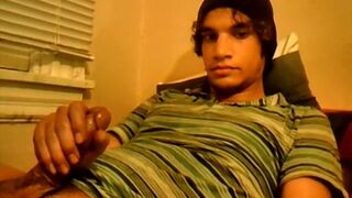 Horny twink casts a sexy jerking show