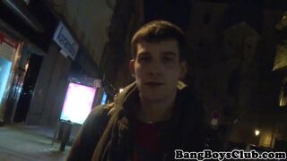 Young twink rimmed by mature euro