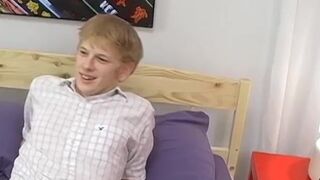 Cute twink Sky Sylvanus masturbates and cums after interview