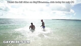 Gay - Trevor Laster Gets Good Pump On The Beach With Wesley Woods