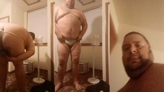 Mofo2121 shaking it in panties