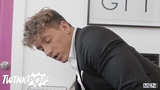 Twink - Felix Fox, Gives Tony D'Angelo A Naughty Glance As He Takes His Dick In His Mouth