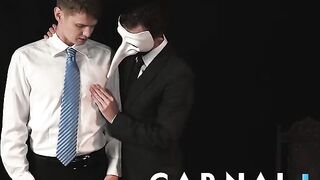 Hot Hot sexy suited DILF Tucker Barrett barebacks cute twink