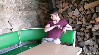 YOUNG CUTE BOY - OUTDOOR WEBCAM