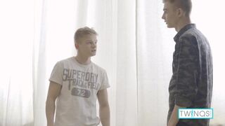 Pretty Boy Lucas Enjoying Masseur Jacob's Juicy Thick Cock!