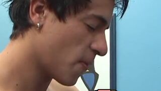Amateur twinks are sucking cock before latino cumshot
