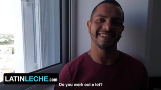 Antuan Is Enjoying The Blue Sea Under The Latin; Cancun Sun While The Cameraman Films Him - Latin