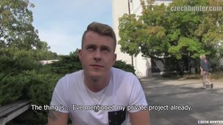 Shameless Dude Doesn't Care About Passersby Enjoys Wild Raw