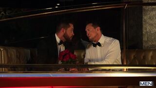 Is It Frosted Glass or Is the Sex Just Steamy: Bareback / MEN / Pierce Paris, Drew Dixon, Tyler Berg