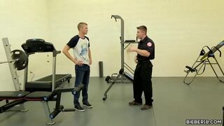 Twink gays fucking in the gym