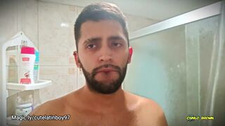 No hands water masturbation. Letting the stream of water fall on my big uncut latino cock until it makes me cum hands fr