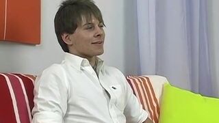 Amateur Johnathan Bradley does and interview and cums