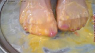 Crush the raw eggs and piss nylon foot crushing