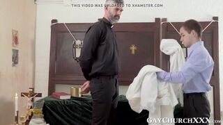 Religious twink spreads legs for balls deep and bare railing