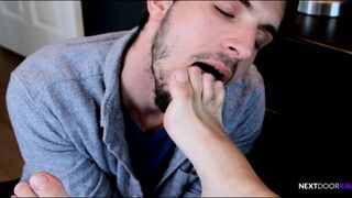 HotRaw - Muscle DonteThick Rescues Then Seduces Injured Jock