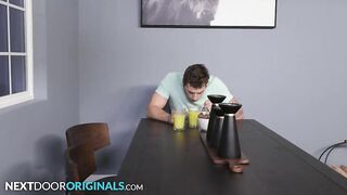 Elliot Finn Surprises BF With Voracious Valentine's Fuck