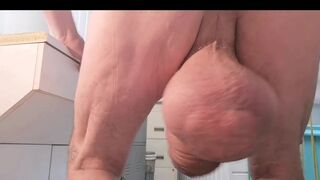 Freaking Huge Testikels