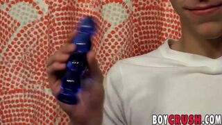 Juicy twink drilling himself while playing with his dick