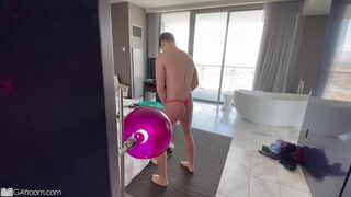 Men Huge BBC Blows Load All Over White Hunks Face